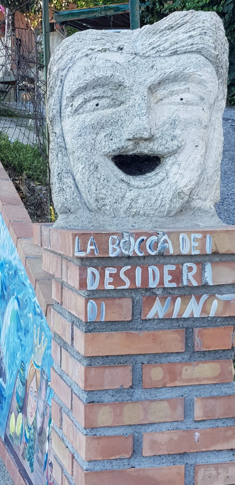 Barcellona PG. “Castagnando Insieme 2019”,  Coloriamotuttimuri e la “Bocca dei Desideri”