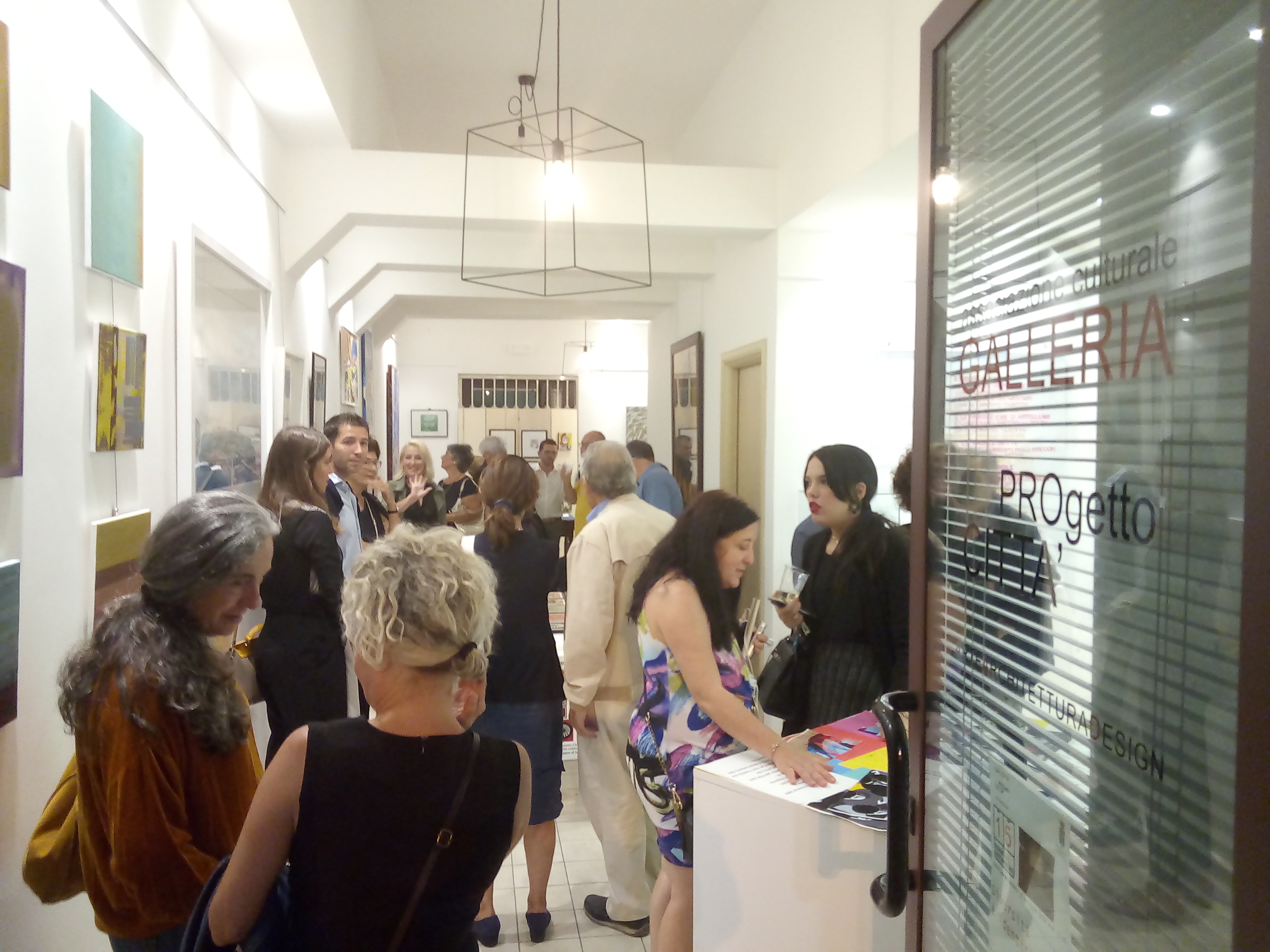 Barcellona PG. Inaugurata la Collettiva “Diversità è Identità” alla Galleria Progetto Città 