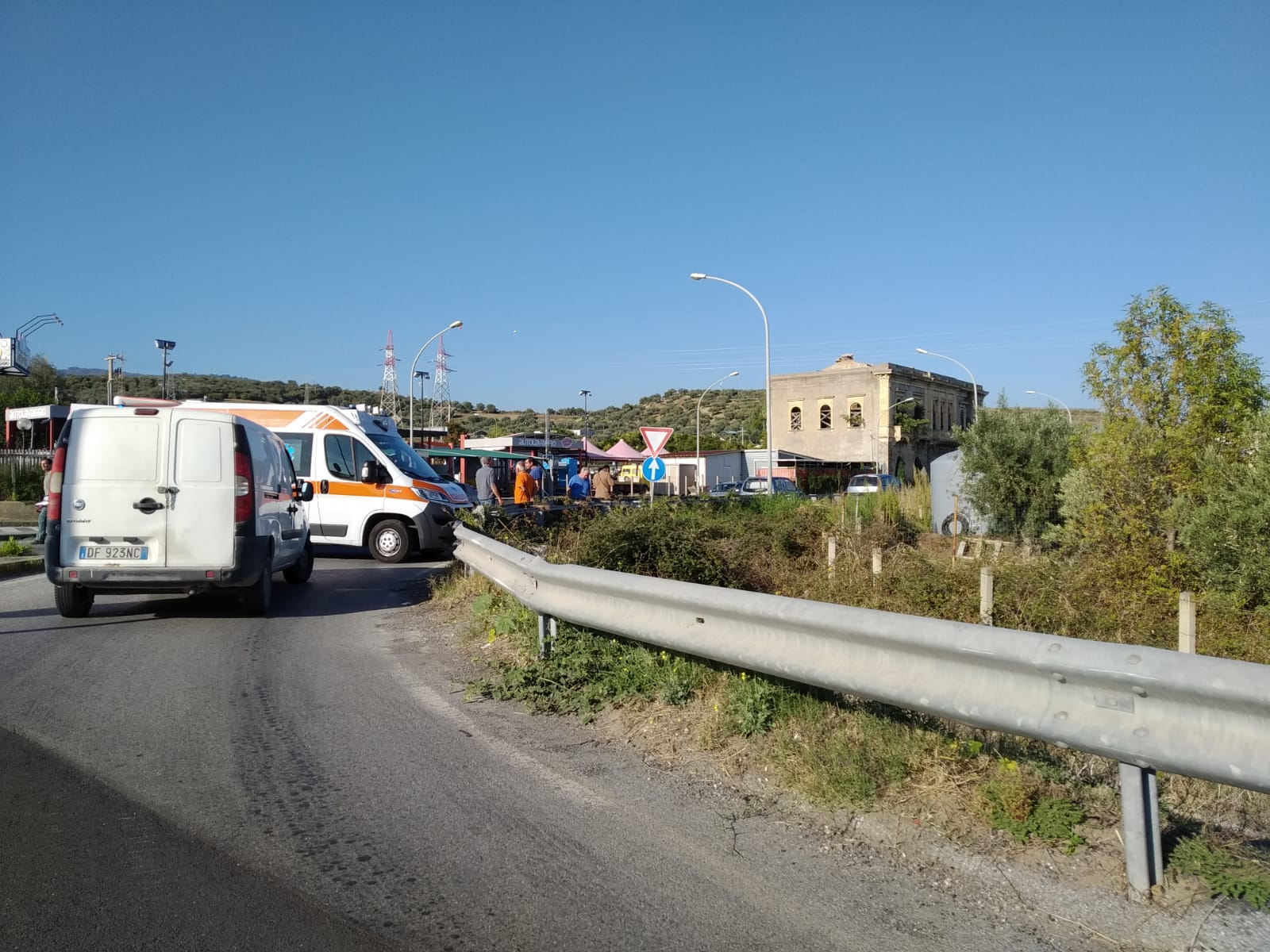 Furnari. Incrocio in C.da San Filippo, ennesimo incidente con feriti