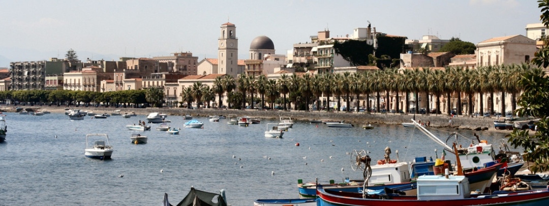 Milazzo. Contaminazione acque da idrocarburi, Marano: “Salviamo mare di Levante”