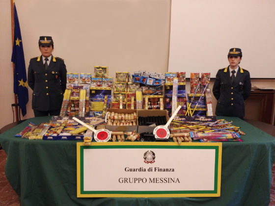 GDF Messina. Fuochi d’artificio venduti anche sui social. Sequestri ingenti