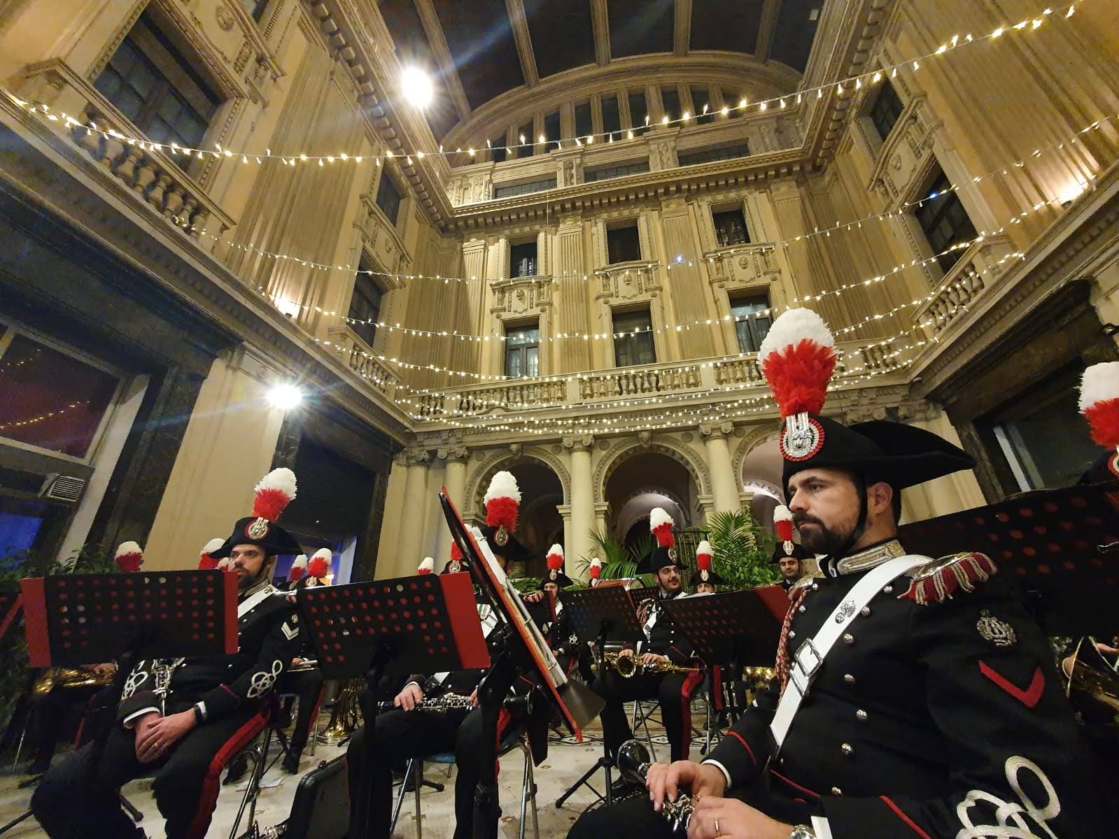Messina. Grande partecipazione per il concerto natalizio dei Carabinieri alla galleria Vittorio Emanuele
