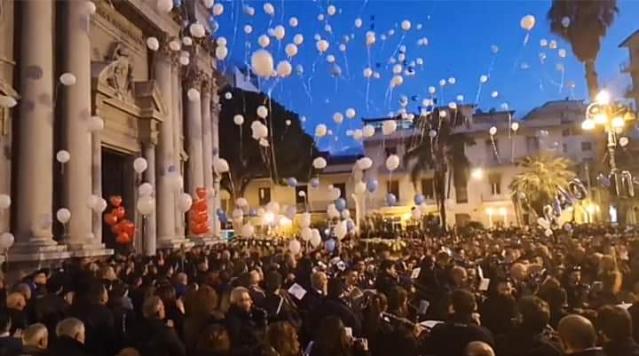 Barcellona PG. Quando un funerale si trasforma in una processione di 3 Angeli