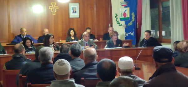 Terme Vigliatore. Presentato “Dialogo, nuova strada di pace” del Sen. Scilipoti, incontro partecipato tra attualità e riflessione