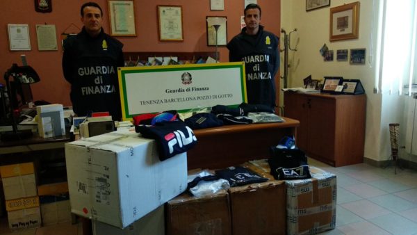 Barcellona PG. GDF individua esercizio commerciale con capi contraffatti e manodopera irregolare