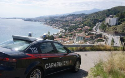 Ruba borsa in spiaggia ad una bagnante, 43enne arrestato