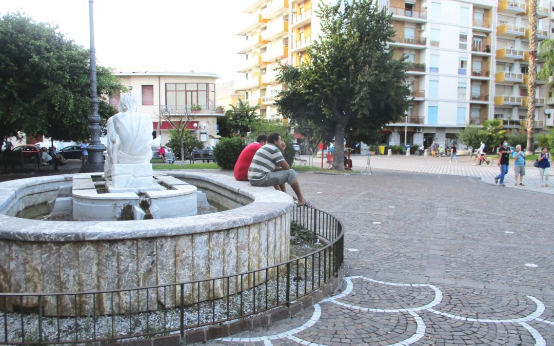 Barcellona PG. Fontana dei due Fiumi nel degrado: “Bene culturale non una pattumiera”