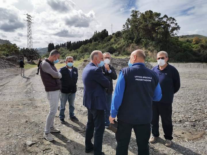 Barcellona PG. Focus del Sindaco Calabrò su pulizia torrenti e saie. Sopralluogo con il Commissario per l’Alluvione Ing. Leonardo Santoro