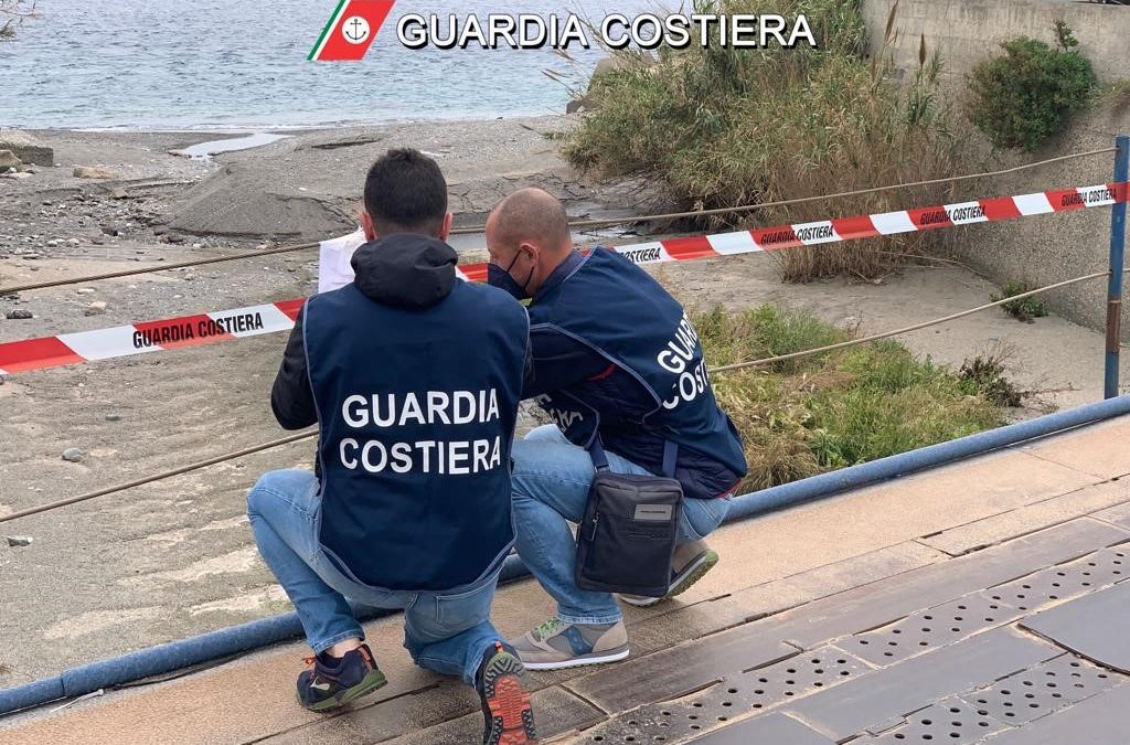 Operazione Guardia Costiera, sequestrato cantiere navale su area demaniale 12.000 metri quadrati