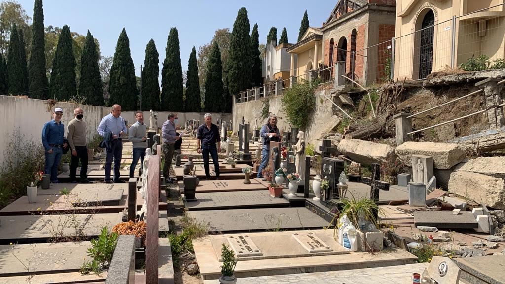 Milazzo. Sistemazione muro del cimitero, sopralluogo tecnici e ditta “Peloritana Appalti”