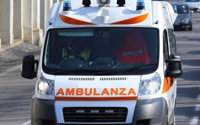 Malore fatale per 79enne alla guida su A-20