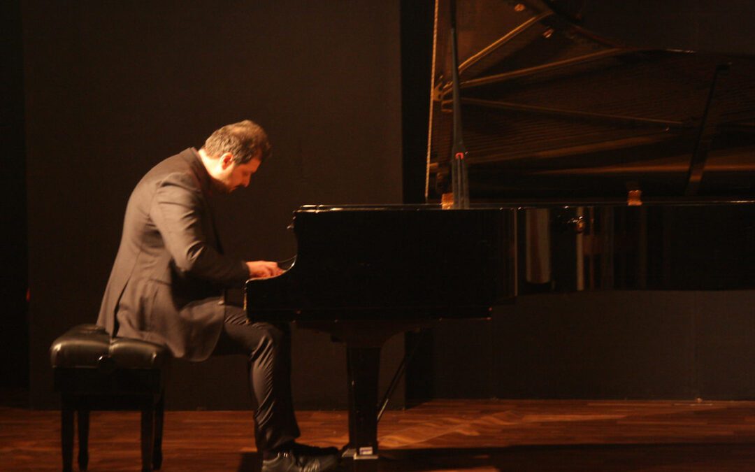 Il pianista Giuseppe Costa martedi’ 27 settembre alle ore 22:00 in “Le notturne del… 50 di artisti vari” di Francesco Nicolo’