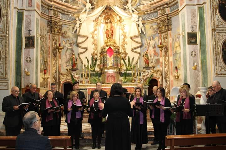 Barcellona PG. La Corale Polifonica “Dulcis Harmonia” nel concerto “Ecco l’Uomo” in onore di Benedetto XVI presso la Chiesa di San Giovanni Battista 