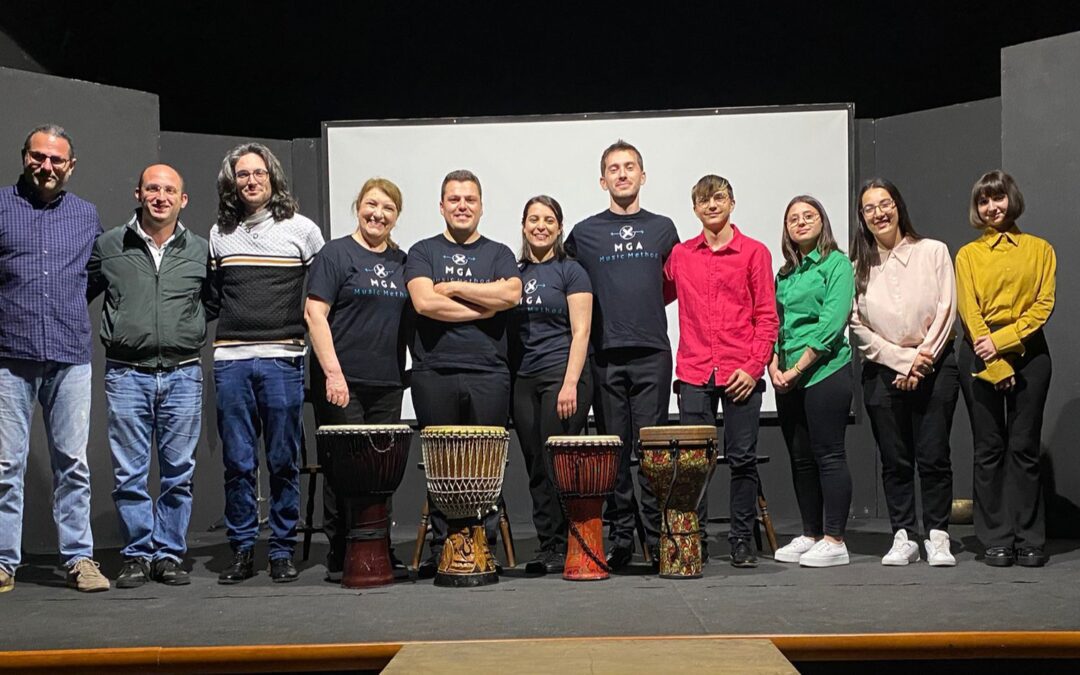 Barcellona PG. Trascinante spettacolo degli Outstave. Ritmo, danze e coreografie  entusiasmano il Piccolo Teatro Petrolini 