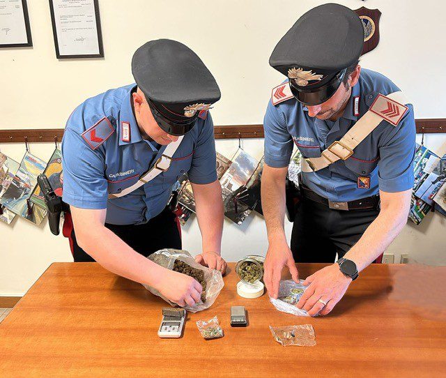 Messina. Controlli anti-droga, due arresti a Castanea e Spartà: scovata coltivazione di marijuana in casa