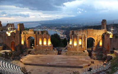 Taormina. Neo sindaco De Luca rivendica controllo Teatro Greco