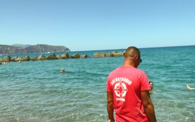 Furnari. Forte mareggiata, bagnino salva una donna