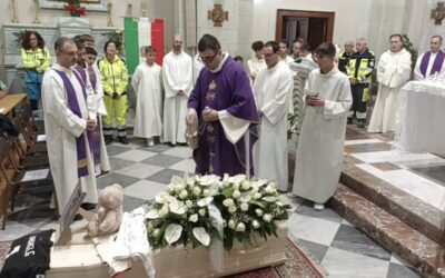 Rometta Marea. Attoniti, tantissimi in preghiera al funerale di Gabriele