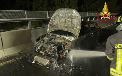 A20, a fuoco auto nel viadotto Ritiro