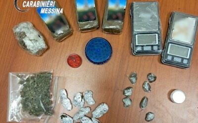 Pusher 35enne arrestato in flagranza, trovato con hashish e cocaina