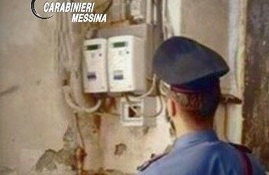 Arrestati madre e figlio ai domiciliari ‘beccati’ con allaccio abusivo di energia elettrica: denunciata anche altra donna
