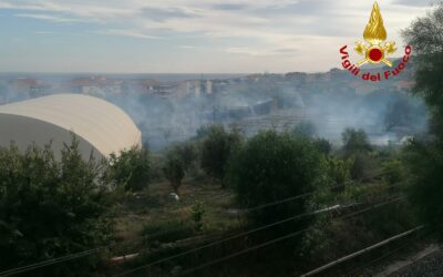 Alì Terme, incendio di macchia mediterranea e boscaglia
