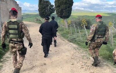 A caccia senza autorizzazioni e con armi illegali, arrestati un 54enne e un 58enne