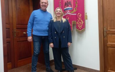 Milazzo. Mini rimpasto nell’Esecutivo, lasciano Capone e Scolaro, subentrano Lydia Russo e Maimone. Nominati anche tre esperti: gli ex assessori De Gaetano e Scolaro e Nanì