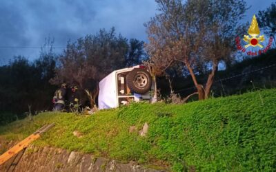 Alcara Li Fusi. Auto perde controllo in tornante, muore 21enne