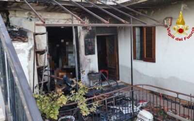 Scaletta Zanclea. Incendio in casa, intervento VdF