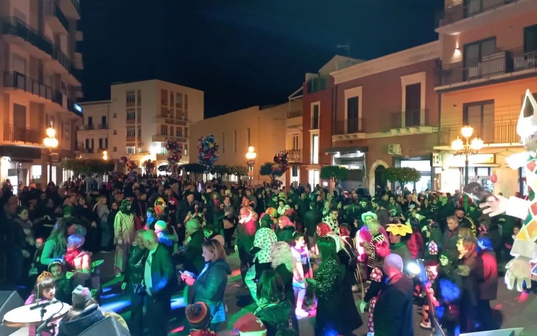 Carnevale 2024, Milazzo eventi rinviati. Barcellona PG sfilata dei carri confermata