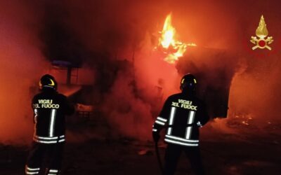 Milazzo. Incendio in officina elettromeccanica, intervento VdF