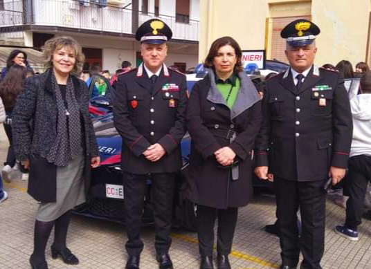 Barcellona PG. Gli alunni della “Foscolo” incontrano l’Arma dei Carabinieri 