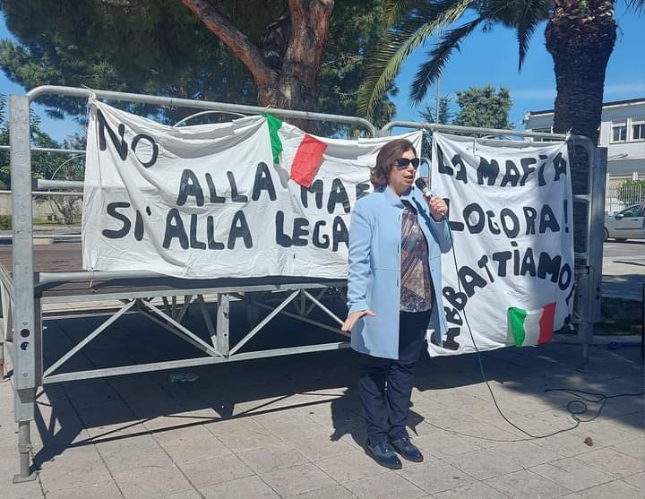 Barcellona PG. La scuola secondaria di 1° grado “Foscolo” celebra la “XXIX Giornata della Memoria e dell’impegno in ricordo delle vittime innocenti delle mafie”