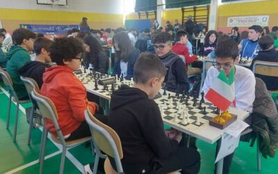 Barcellona PG. Grande successo all’IC “Foscolo” della Fase Provinciale dei Campionati Studenteschi di Scacchi, 40 squadre e ben 180 scacchisti nella Palestra-Auditorium 