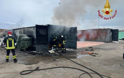 Milazzo, in fiamme container a Ciantro. Incendio in casa a Scaletta Zanclea
