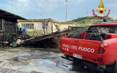 Pace del Mela. Incendio di sterpaglie a Giammoro