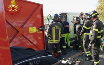 Incidente in tangenziale Messina, estratti due soggetti dai veicoli