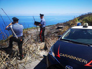 Lipari. Incendi boschivi, denunciato 56enne presunto responsabile