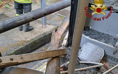 Bus Atm urta con guardrail del lago di Ganzirri, illesi i passeggeri