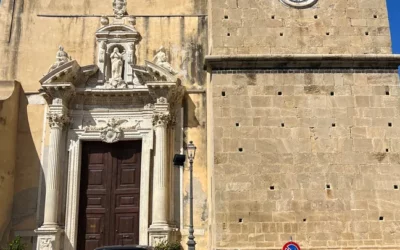 Castroreale, raccolta fondi dall’estero per comprare tavoli da bar per il centro storico: “Già donati 3.700 euro”