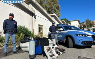 Sorpresi dopo battuta di pesca notturna ‘illegale’, sequestro di 23 kg di pesce donati alle mense dei poveri