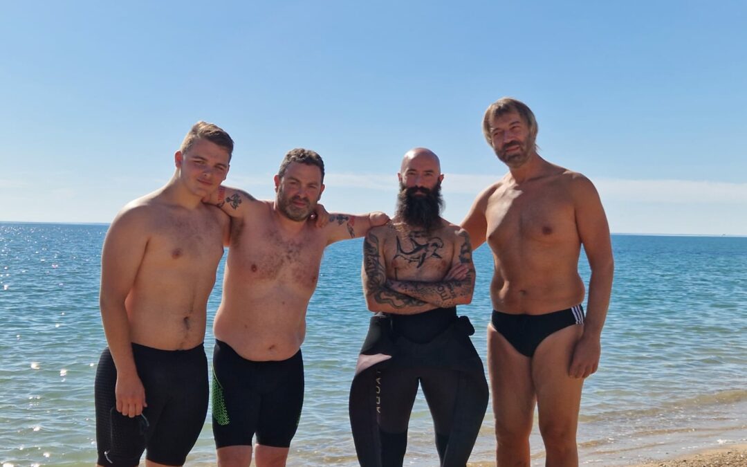 La traversata a nuoto dello Stretto di Messina di Andrea Lanaria, infortunato sul lavoro con protesi alle braccia per sensibilizzare alla sicurezza