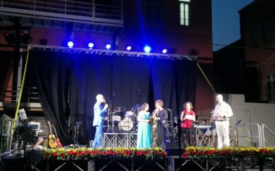 Barcellona PG. La I edizione del “Graduation Day” al comprensivo “Capuana” con i travolgenti Atmosfera Blu