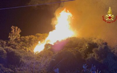 Grave incendio nelle campagne di Acqualadrone e Spartà