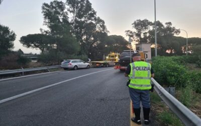 Tragedia stanotte su A18, scontro tra due auto: muore 46enne