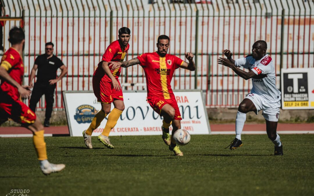 Calcio. La Nuova Igea Virtus riconferma l’attaccante Alfredo Trombino