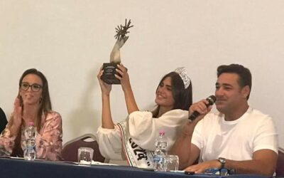 Taormina. Opera dello scultore Nino Ucchino alla vincitrice del Concorso Nazionale “Una Ragazza per il Cinema”