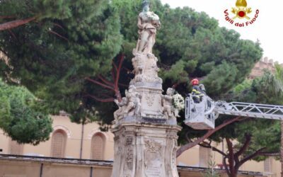 Messina. Festa dell’Immacolata, i Vigili del fuoco del Comando di Messina omaggiano la Madonna con una cerimonia a Piazza Duomo