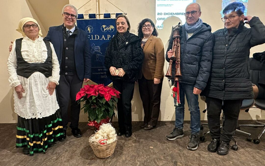 Santa Lucia del Mela. Grande successo per l’evento “Nonnina/o chi mi cunti?” con la Fidapa Merì-Valle del Mela, chiuso dal Raduno degli Zampognari
